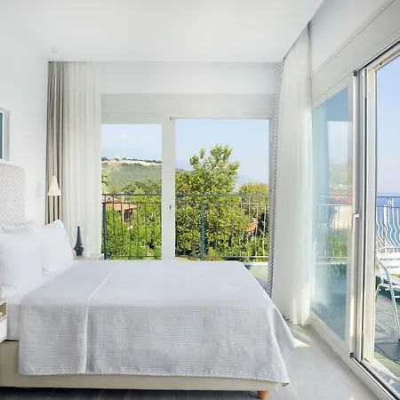 Otel Alkyonis