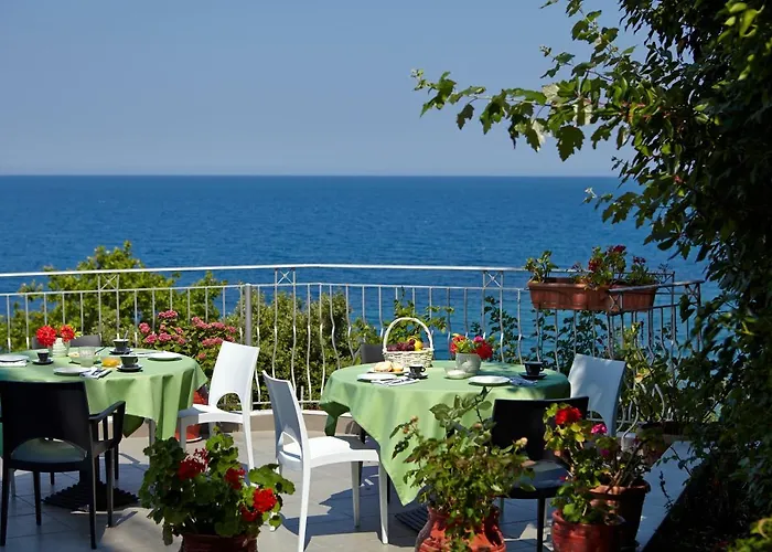 Otel Alkyonis 3*